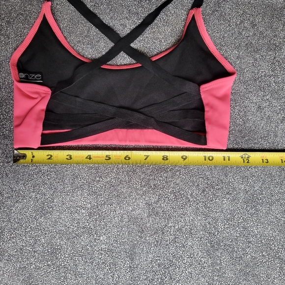 Onzie crisscross strappy back sports bra - Picture 4 of 5